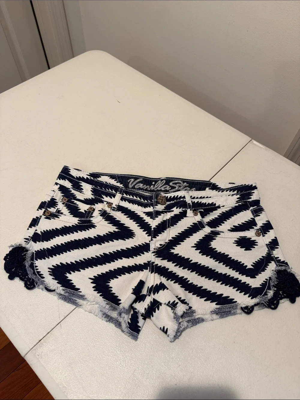 Vanilla Star Navy & White Zigzag Crochet Trim Jean Daisy Dukes Hot Wild Short 7